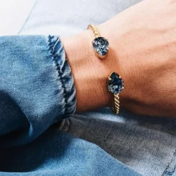 Caroline Svedbom - Armband Mini Drop Guld Denim Blue