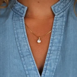 Caroline Svedbom - Halsband Petite Drop Guld Crystal
