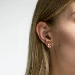 Caroline Svedbom - Örhängen Mini Drop Studs Guld Vintage Rose