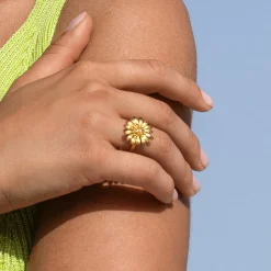 Caroline Svedbom - Ring Daisy Guld Crystal