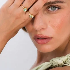 Caroline Svedbom - Ring Petite Drop Guld Chrysolite