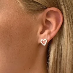 Snö of Sweden Örhängen Connected Stud Heart Silver