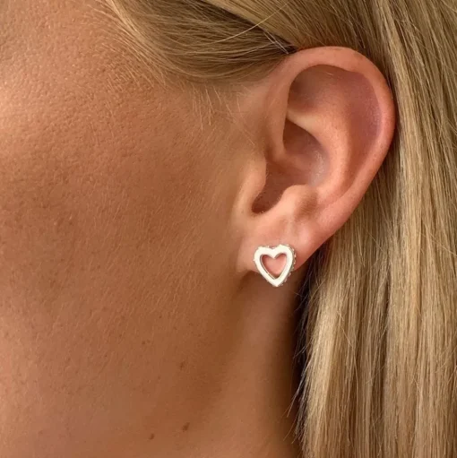 Snö of Sweden Örhängen Connected Stud Heart Silver